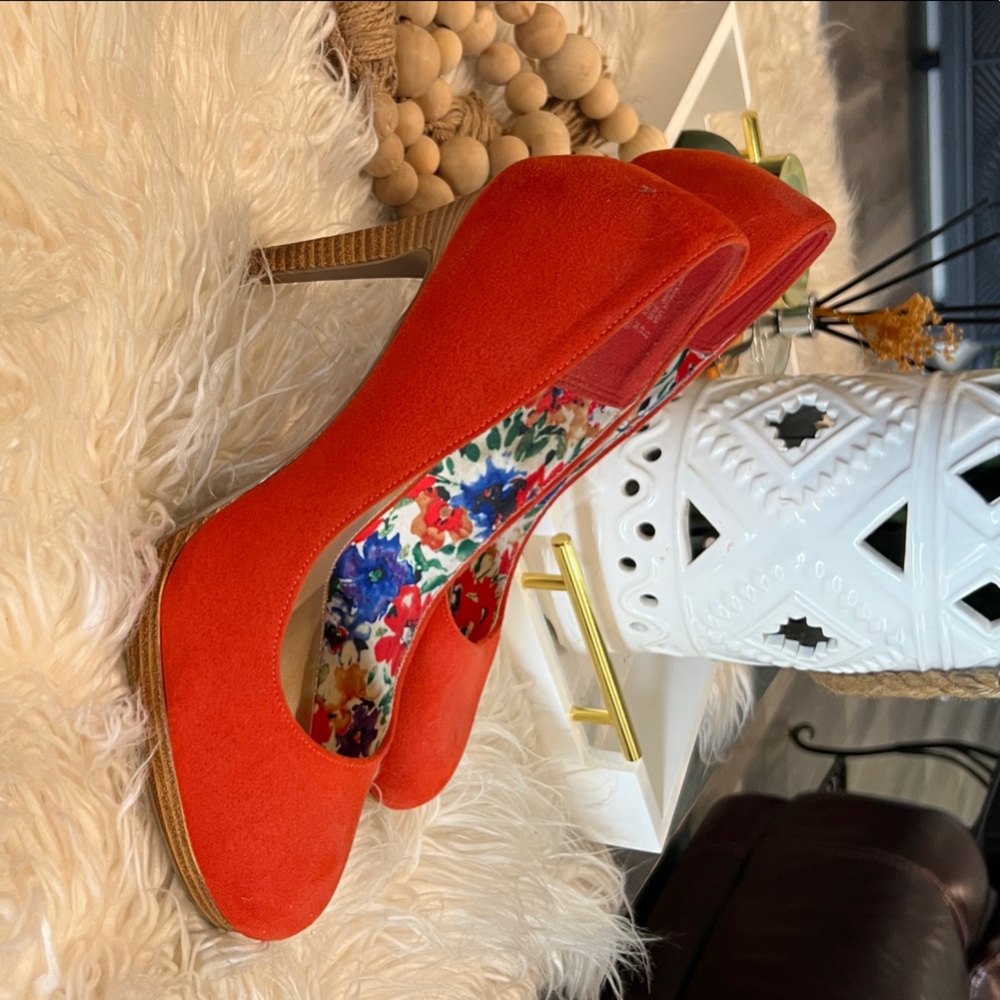FIONI Clothing Vibrant Red Heels